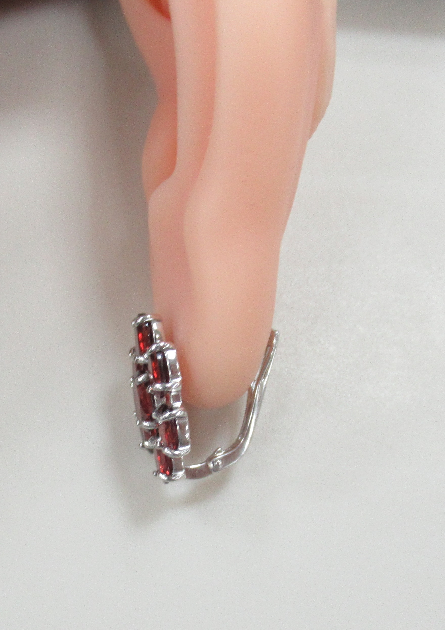 Серебряные серьги с гранатами